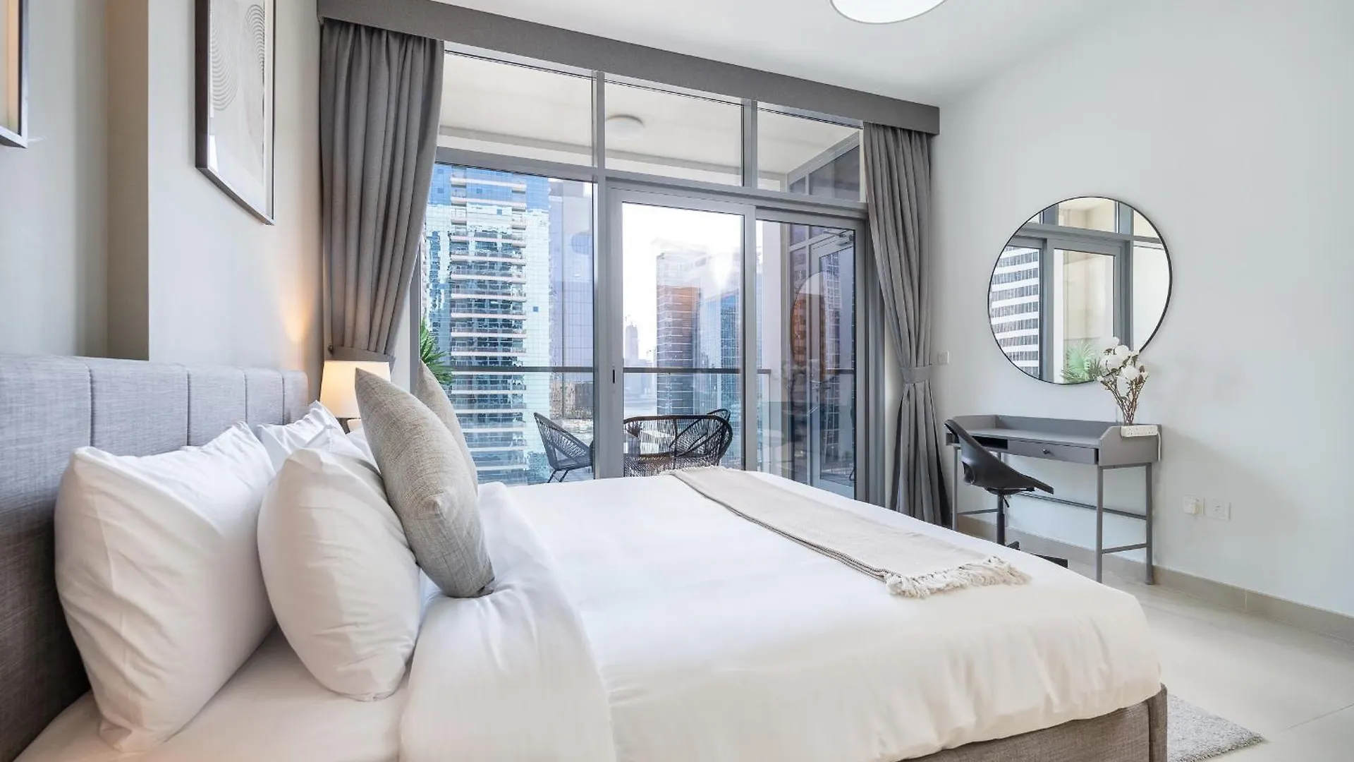Vogue Downtown - Bellevue Towers Apartment Dubai