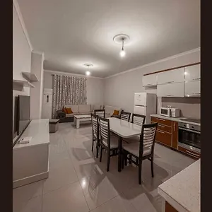 Yourhome , تيرانا ألبانيا