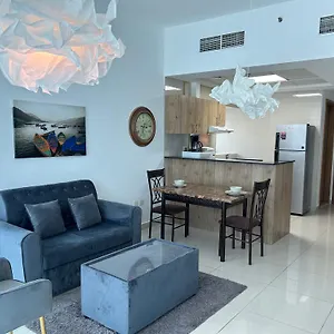 Golden Vacation Homes Continental Tower Marina Appartement Dubaï